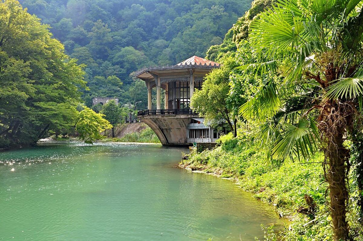 Природные и архитектурные достопримечательности Абхазии