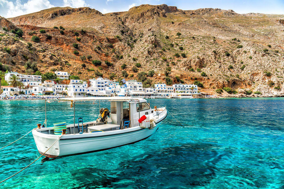 Берега Острова Крит омывают три моря: Ионическое, Критское и Ливийское